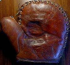 Lou Gehrig Basemitt Front